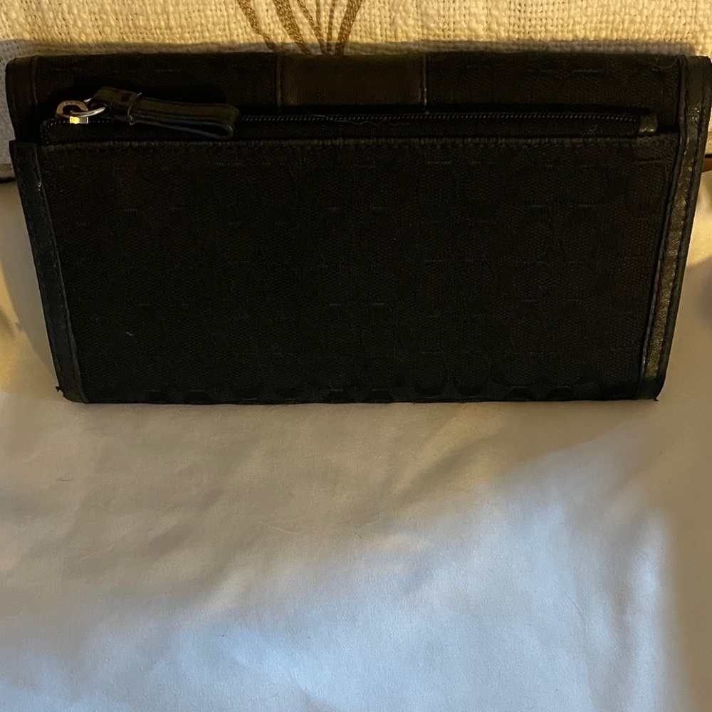 Coach Black Signature Women's Wallet - Picture 4 of 5